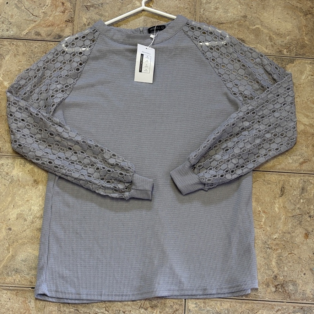 Women’s Gray Lace Long Sleeve Size L Shirt NWT